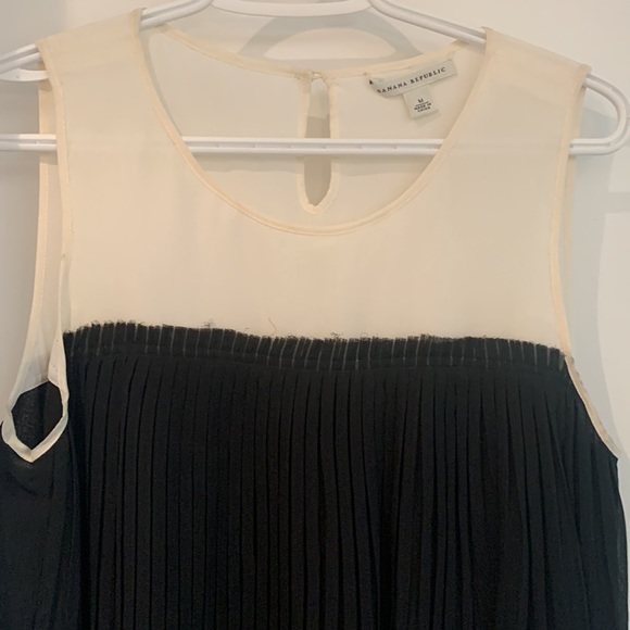 Banana Republic - Picture 4 of 4